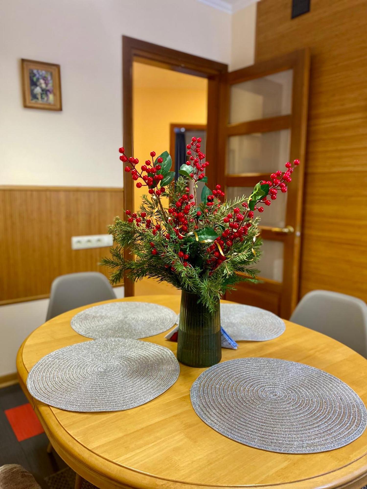 Family Apartment Near The University Çernivtsi Dış mekan fotoğraf